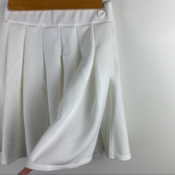 NWT PRETTYLITTLETHING White Tennis Skirt Stretch - Picture 4 of 9